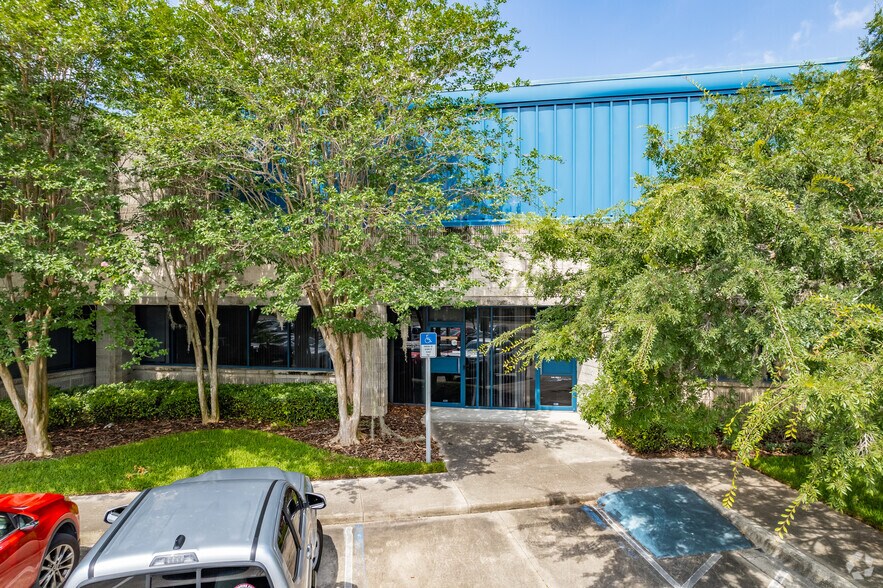 More Photos Of 8507 Benjamin Rd, Tampa Unknown For Lease