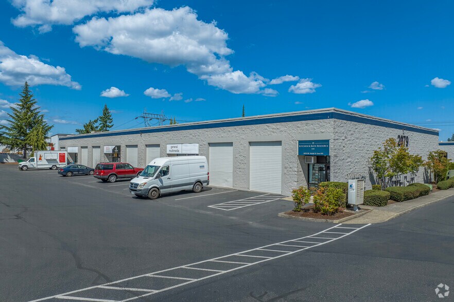 More Photos Of 2056 NE Aloclek Dr, Hillsboro Warehouse For Lease