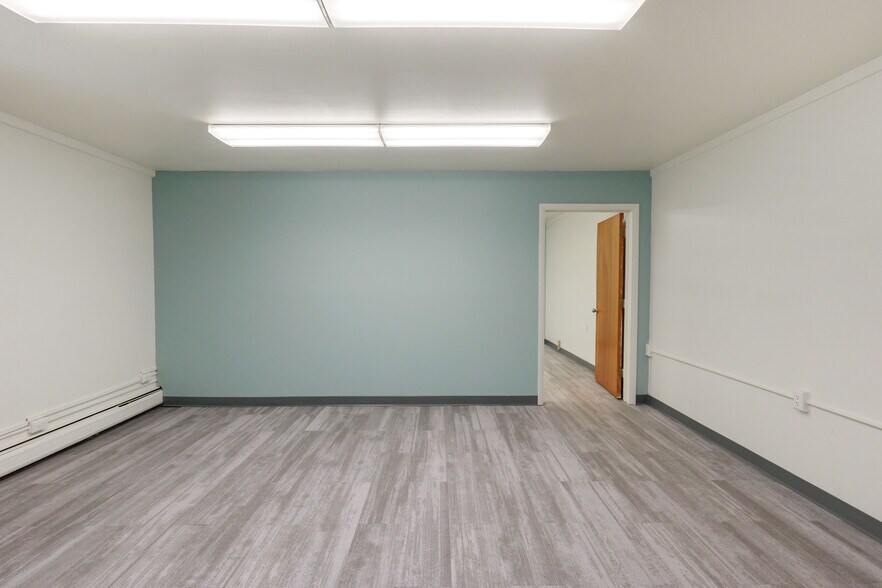 More Photos Of 5138 Shelburne Rd, Shelburne Office For Sale