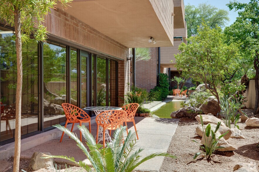 More Photos Of 2025 N 3rd St, Phoenix Unknown For Lease