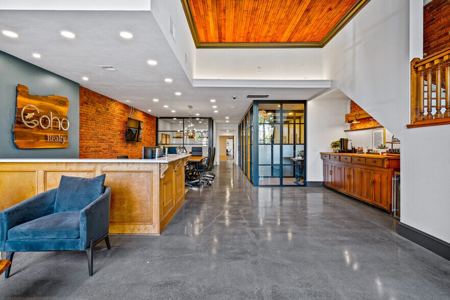 More Photos Of 144 S Main St, Independence Storefront Retail Office For Sale