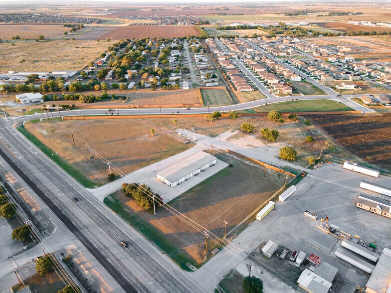 More Photos Of 2331 N Hwy 46, Seguin Light Distribution For Lease