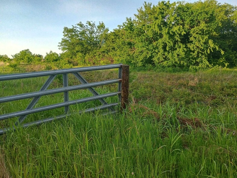 More Photos Of 5330 E Interstate 30, Campbell Land For Lease