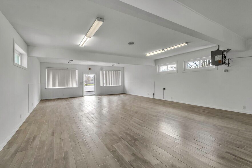 More Photos Of 12482 Broadway St, Alden General Retail For Sale