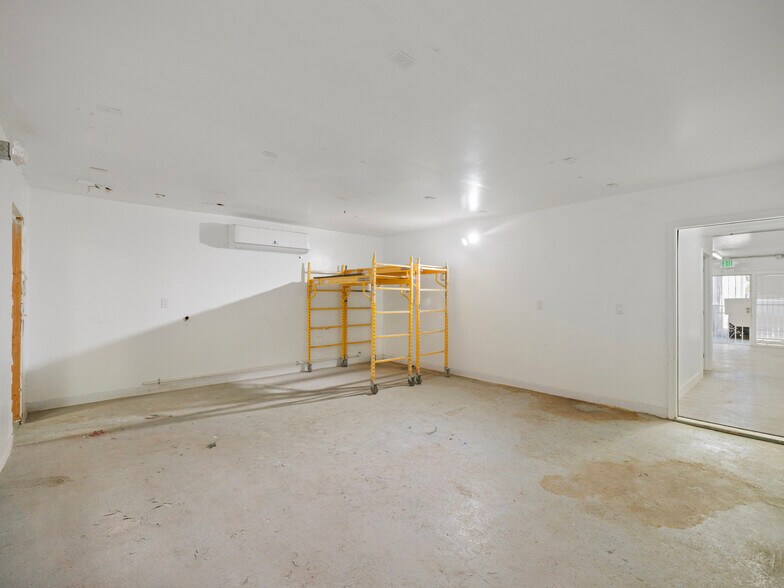 More Photos Of 2215 Randolph St, Huntington Park Manufacturing For Sale