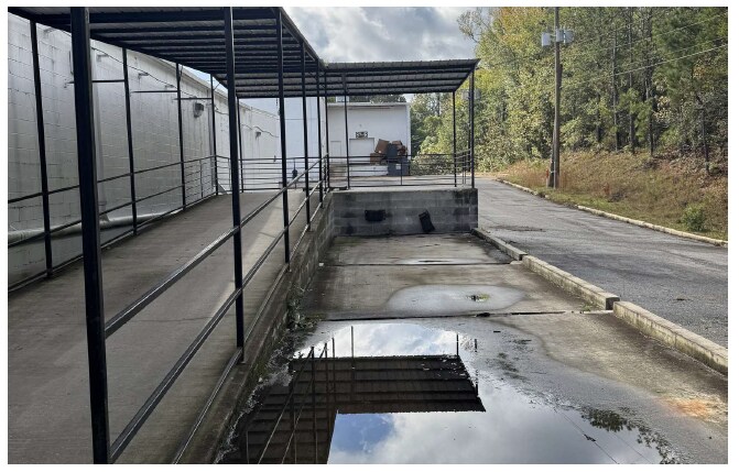 More Photos Of 33011 Highway 43, Thomasville Storefront For Lease