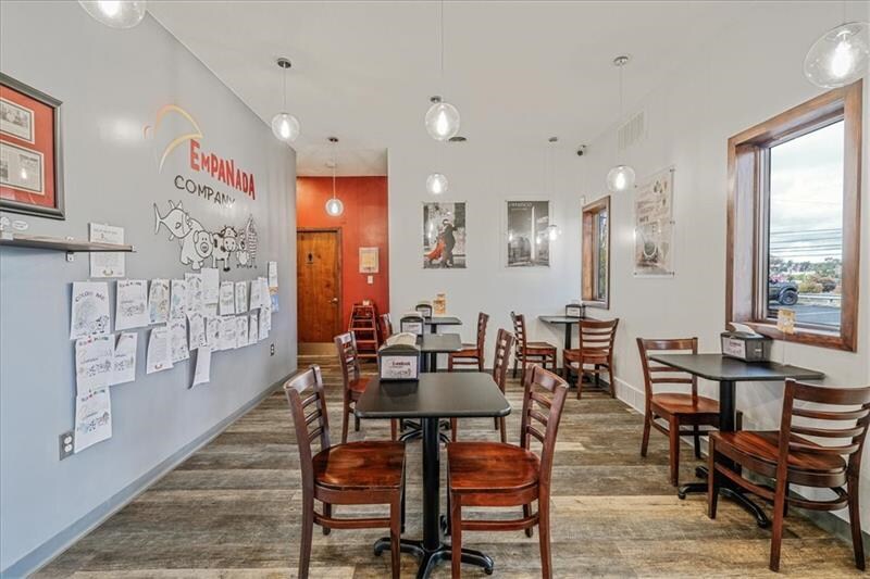 More Photos Of 3058 Washington Pike, Bridgeville Restaurant For Sale