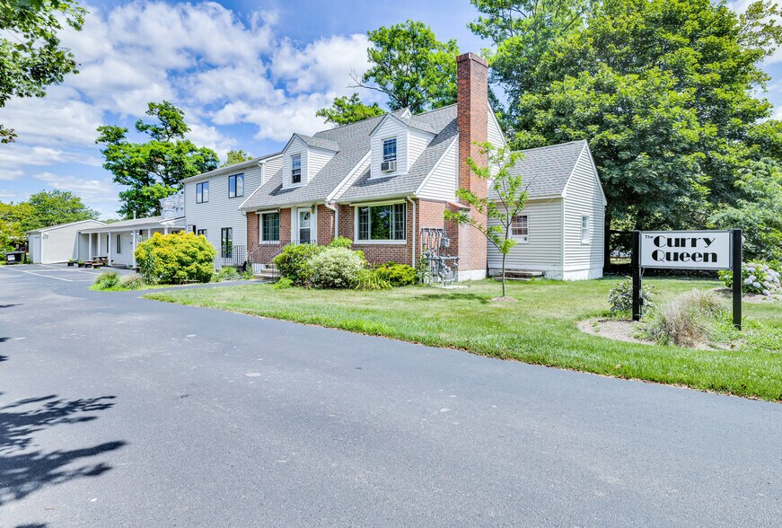 Primary Photo Of 93 Elm St, Old Saybrook Restaurant For Sale