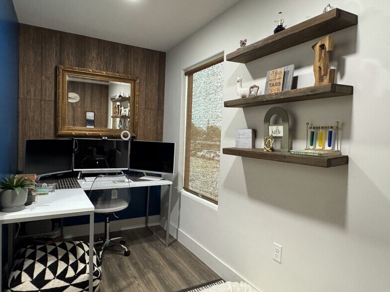 More Photos Of 112 N Avenue A, Humble Light Distribution For Sale