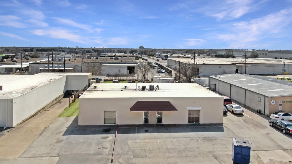 More Photos Of 3616-3618 Dividend Dr, Garland Manufacturing For Sale