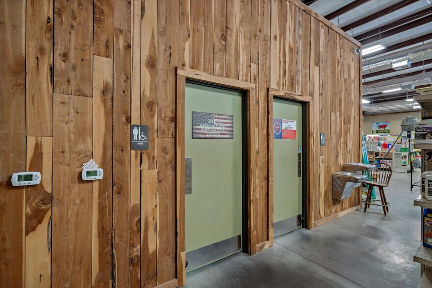 More Photos Of 150 Main St, Clarksville General Retail For Sale