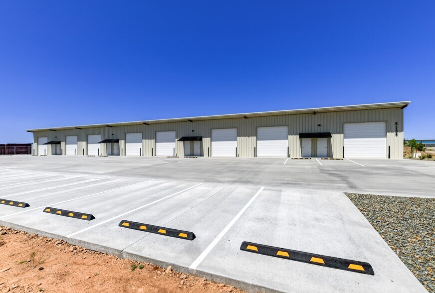 More Photos Of 6596 Inter Cal Way, Prescott Distribution For Lease