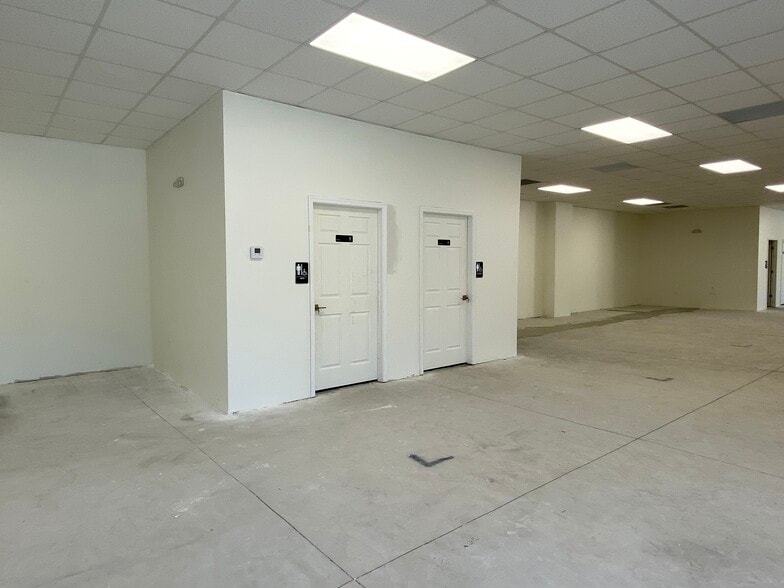 More Photos Of 13922 US Hwy 441/27, Lady Lake Freestanding For Lease