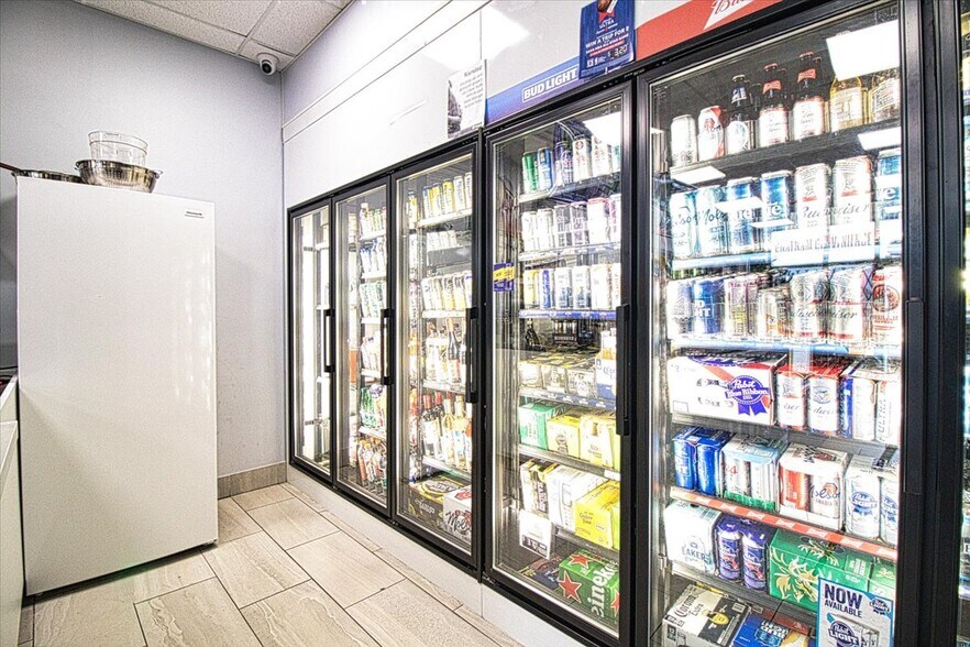 More Photos Of 410 Queen St, Chatham Service Station For Sale