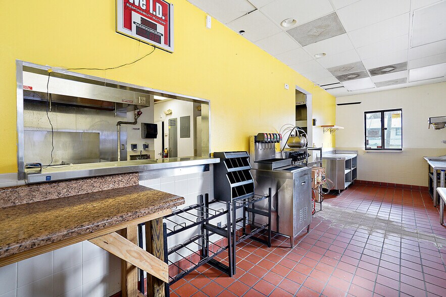 More Photos Of 2535 Main St, Leesburg Restaurant For Sale