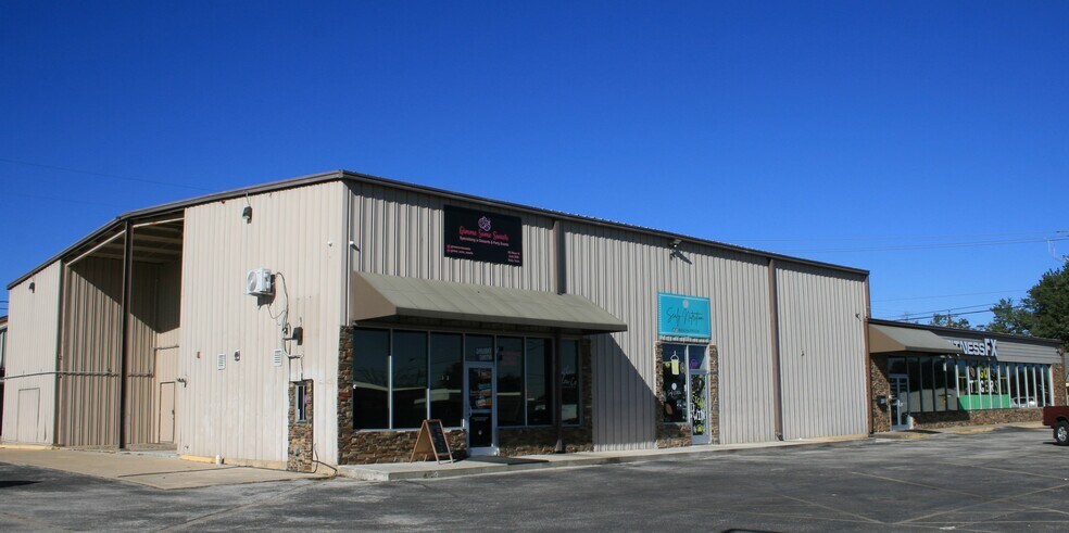 More Photos Of 203 N Meyer St, Sealy Storefront Retail Office For Lease
