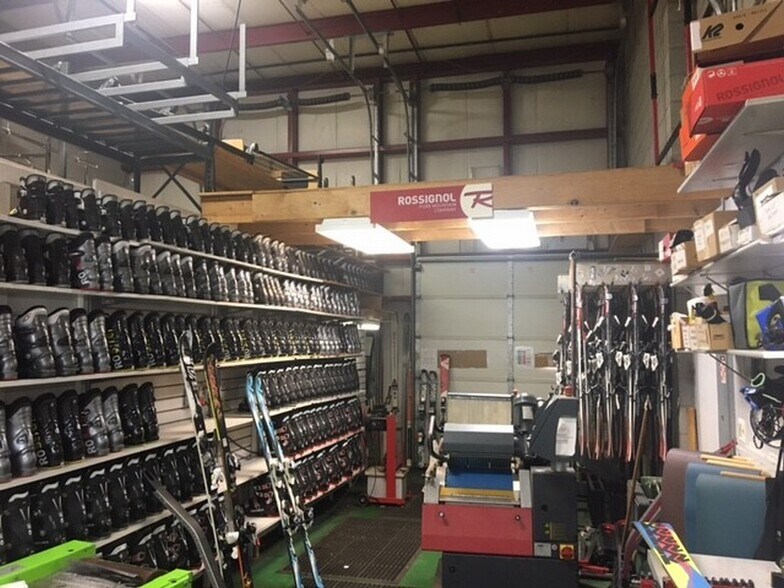 More Photos Of 9203 S Trinity Dr, Lake In The Hills General Retail For Lease