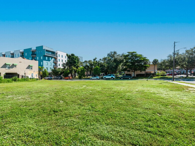 More Photos Of 701 Cohen Way, Sarasota Land For Sale