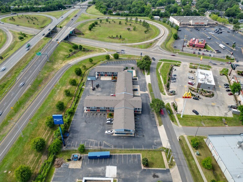 More Photos Of 6001 Rogers Ave, Fort Smith Hotel For Sale