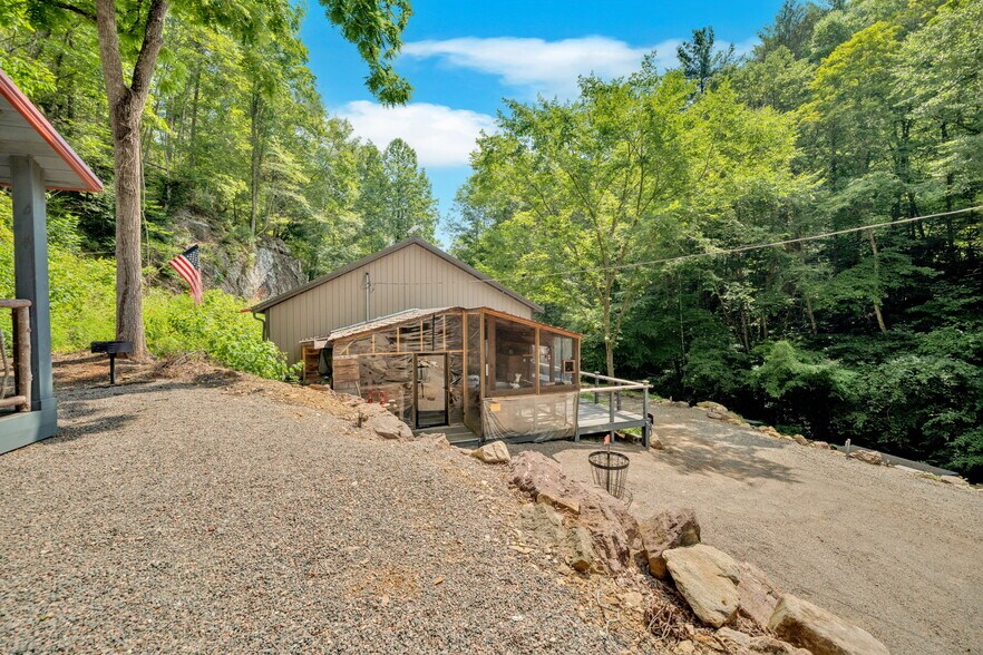 More Photos Of 5340 US-321, Butler Specialty For Sale