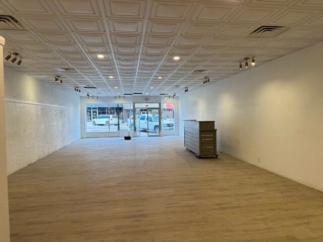 More Photos Of 372 E Court St, Atoka Storefront Retail Office For Lease