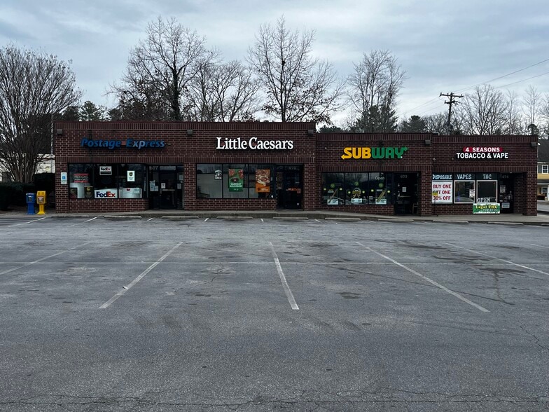 More Photos Of 671 Spartanburg Hwy, Hendersonville Restaurant For Sale