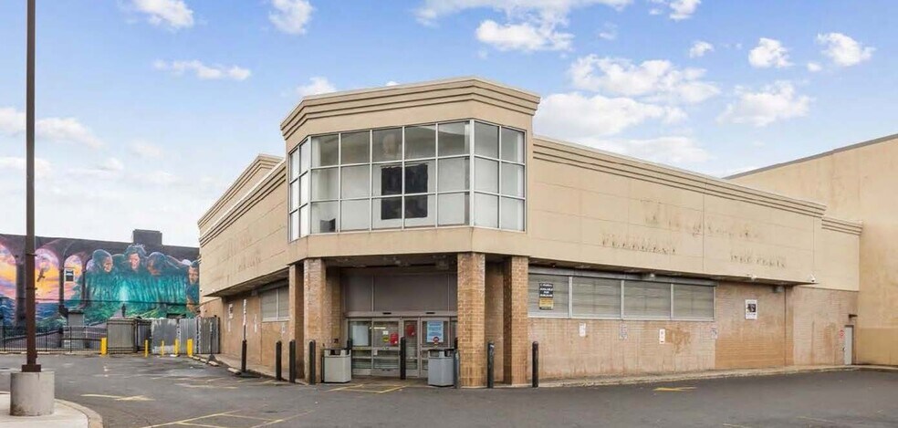 Primary Photo Of 1809 E Allegheny Ave, Philadelphia Drugstore For Lease