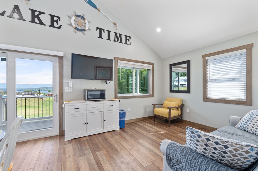 More Photos Of 291 Endicott St N, Laconia Hotel For Sale