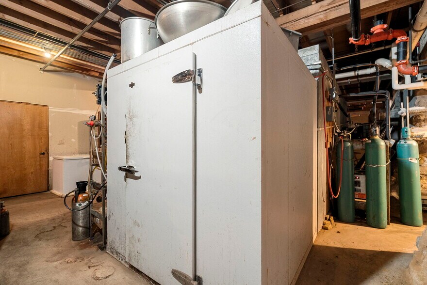 More Photos Of 114 Cramer St, Mazomanie Flex For Sale