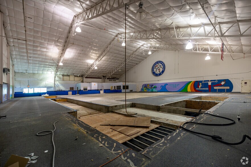 More Photos Of 6230-6360 Busch Blvd, Columbus Unknown For Lease