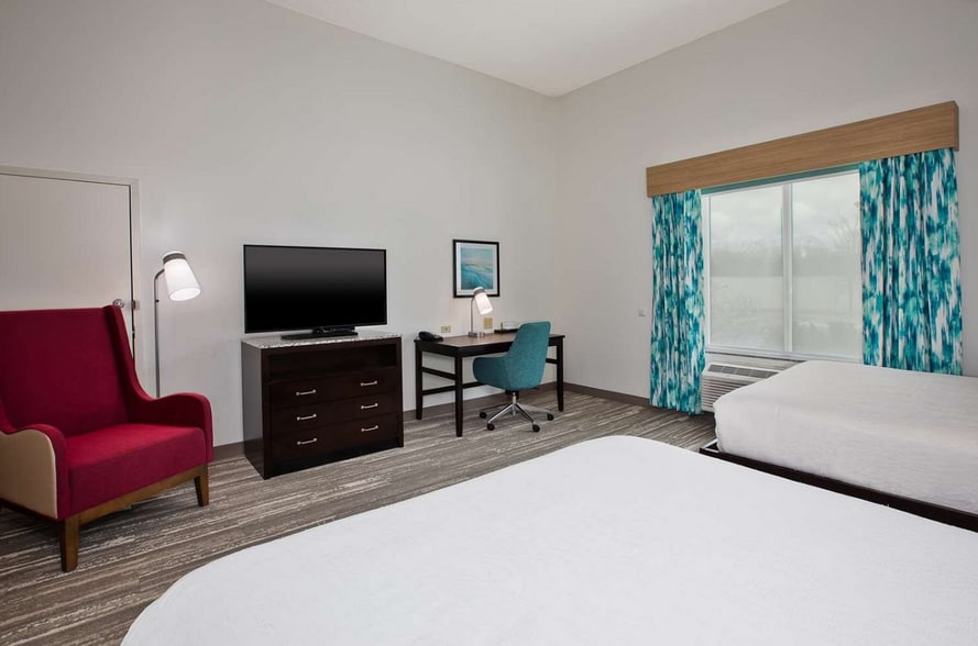 More Photos Of 1300 Cinema Way, Benton Harbor Hotel For Sale