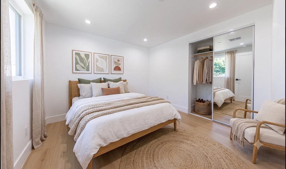 More Photos Of 1330 S Longwood Ave, Los Angeles Apartments For Sale