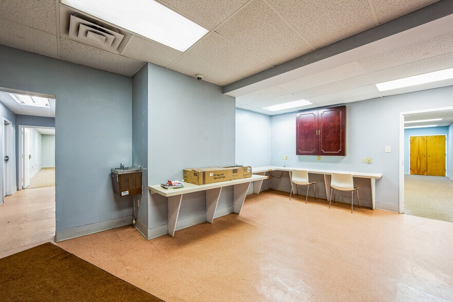 More Photos Of 2169 E High St, Pottstown Office For Lease