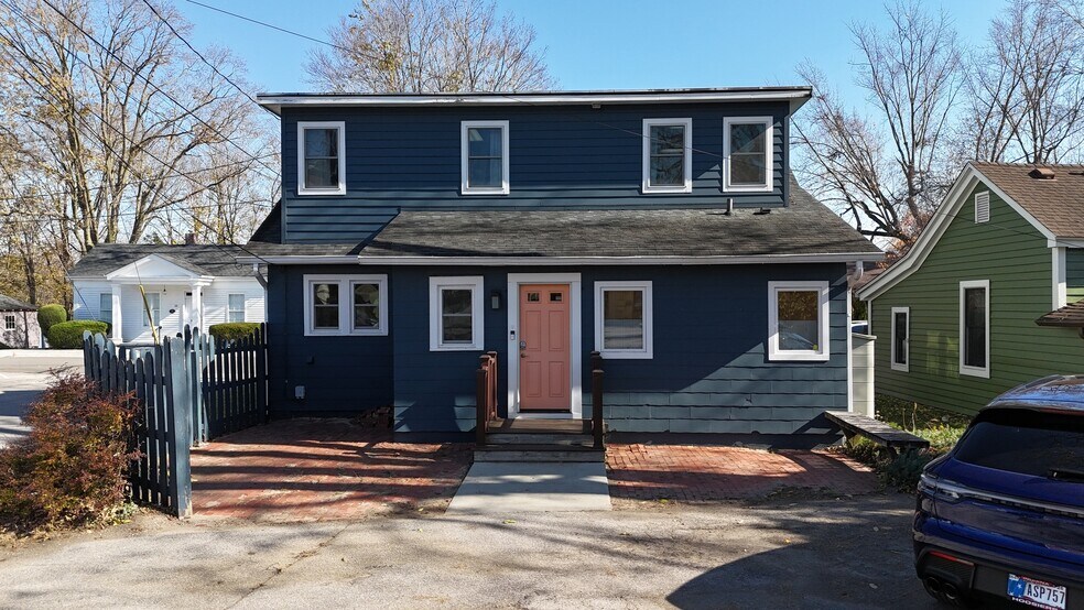 More Photos Of 60 S Elm St, Zionsville Office For Sale