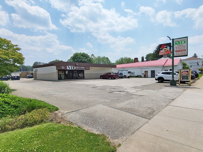 More Photos Of 137 Main St E, Girard Restaurant For Sale