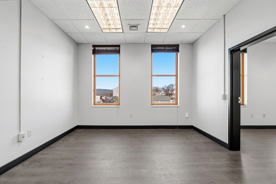 More Photos Of 2 S Main St, Pittston Loft Creative Space For Lease