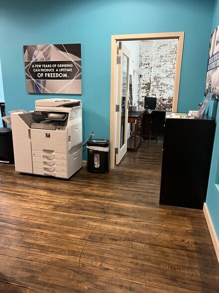 More Photos Of 304 W Pacific Ave, Spokane General Retail For Lease