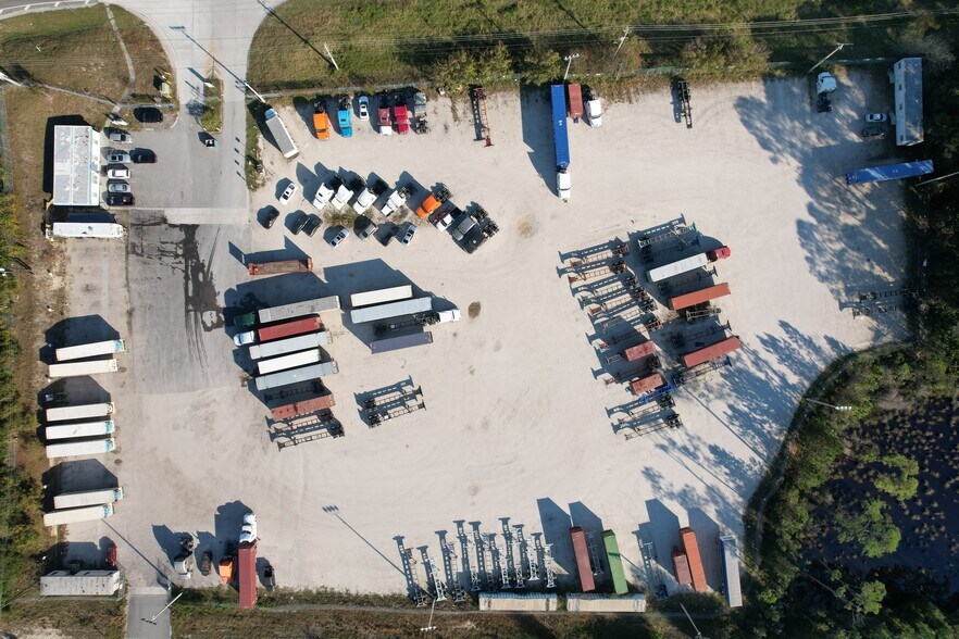 More Photos Of 9850 New Berlin Rd, Jacksonville Land For Lease