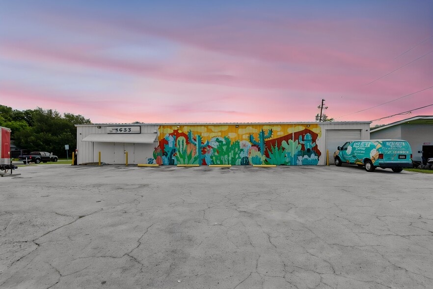 Primary Photo Of 4633 N 28th St, Saint Petersburg Warehouse For Sale