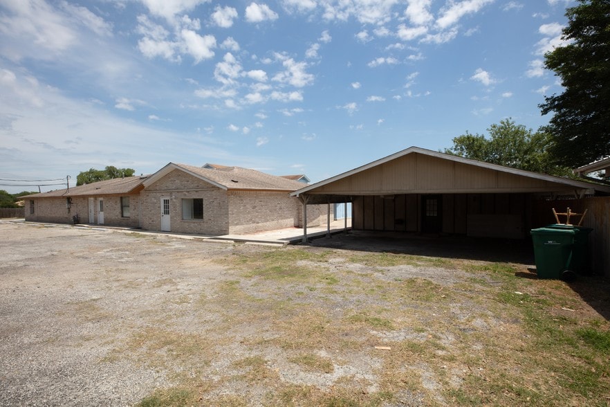 More Photos Of 6628 Crestway Dr, San Antonio Flex For Sale