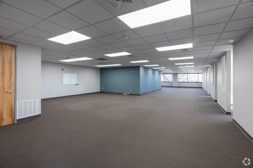 More Photos Of 7110 W Jefferson Ave, Lakewood Unknown For Lease