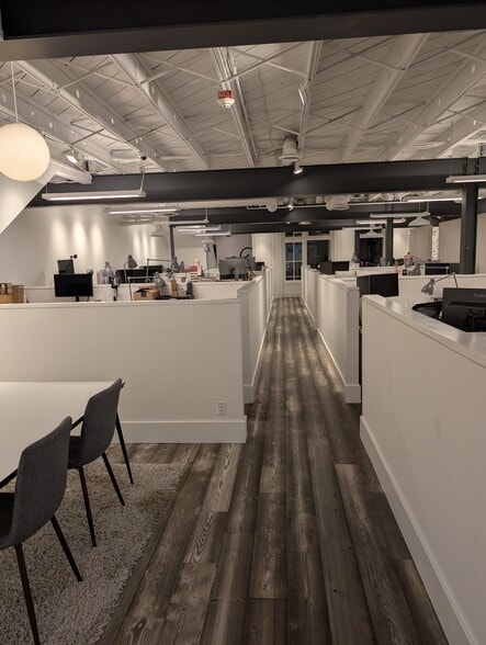 More Photos Of 115 15th Ave E, Seattle Bank For Sale