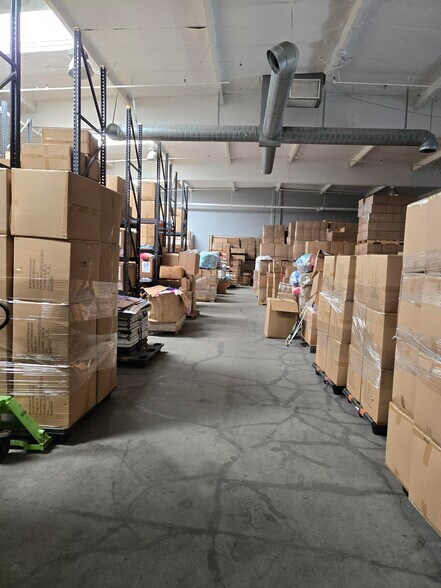 More Photos Of 4226 Valley Fair St, Simi Valley Manufacturing For Sale