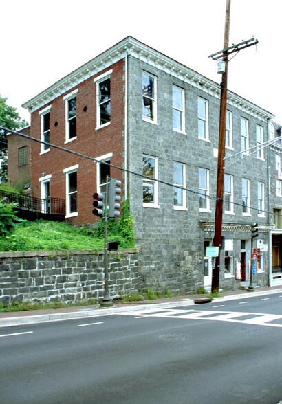 More Photos Of 8210-8212 Main St, Ellicott City Office For Lease