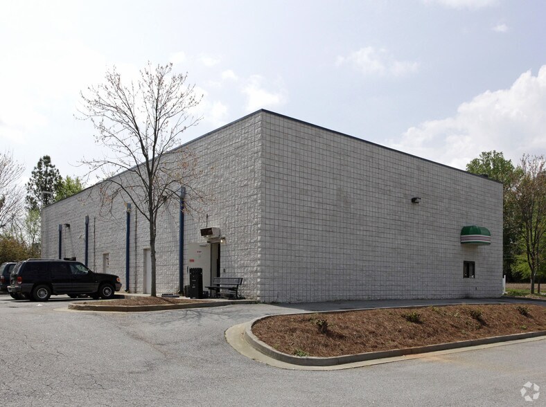 More Photos Of 285 East Temple Ave, Newnan Unknown For Lease