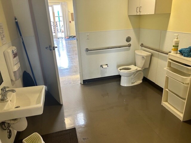 More Photos Of 2201 Lincoln Blvd, Venice Daycare Center For Lease