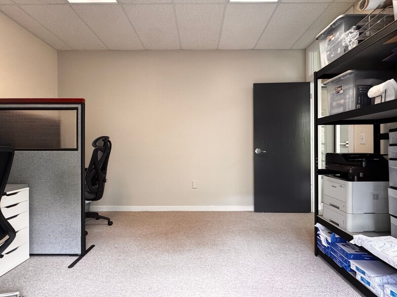 More Photos Of 669 Berkmar Ct, Charlottesville Office For Sale