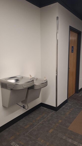 More Photos Of 2200 E Franklin Ave, Minneapolis Office For Lease