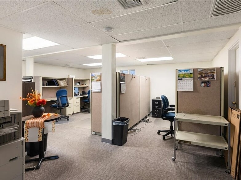 More Photos Of 44 Trapelo Rd, Belmont Office For Sale