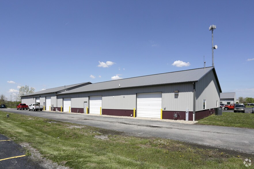 More Photos Of 8762 Louisiana St, Merrillville Warehouse For Lease